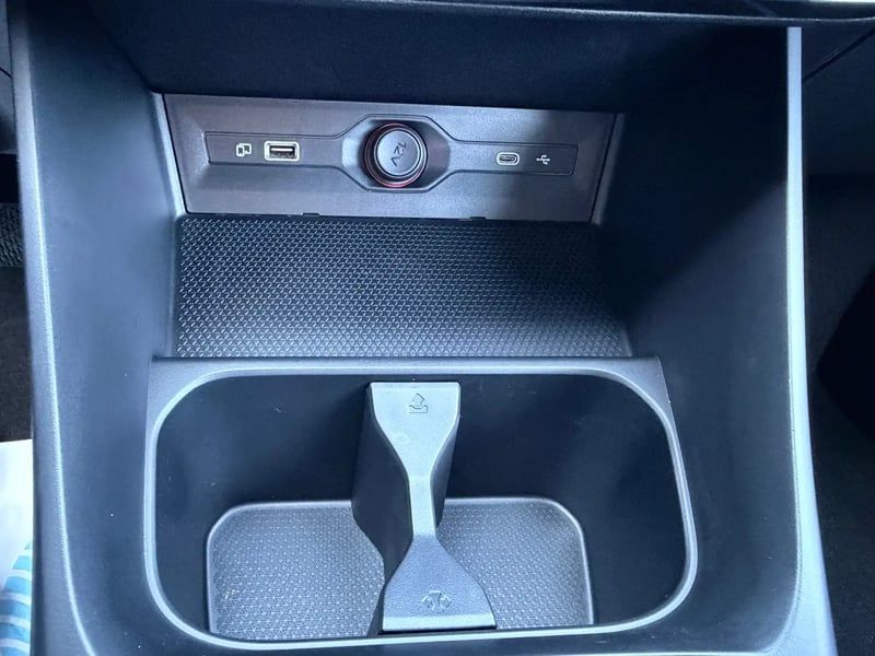 Photo de la voiture MG MG3 1.5 L Hybrid+ 195 ch Luxury