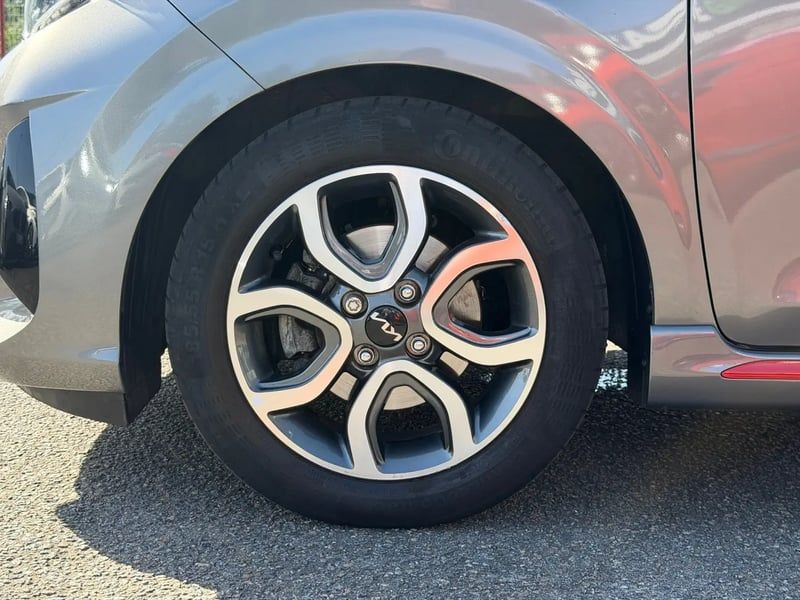 Photo de la voiture KIA PICANTO 1.2 DPi 84ch BVM5 GT Line