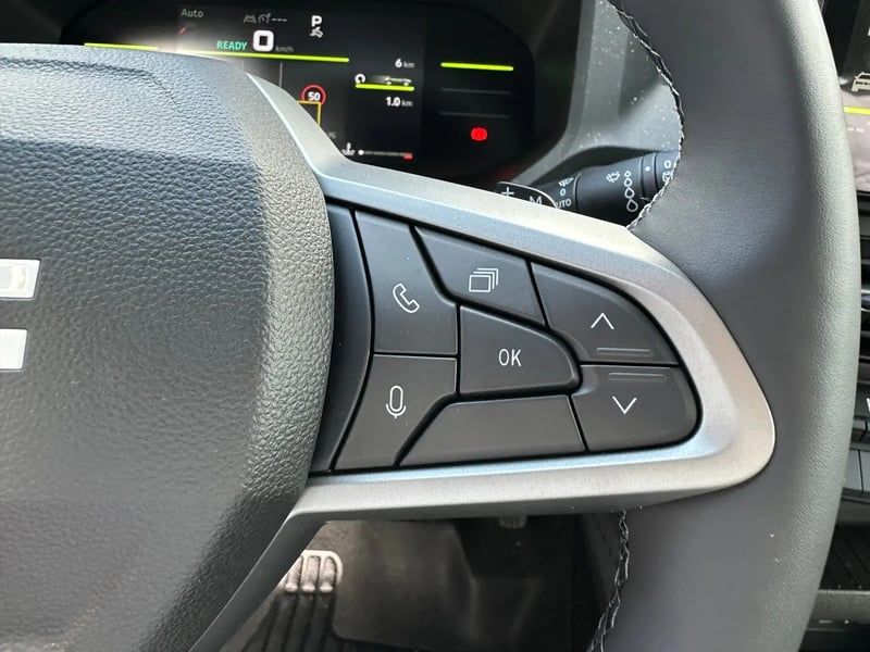 Photo de la voiture DACIA DUSTER Hybrid-G 150 4x4 Journey