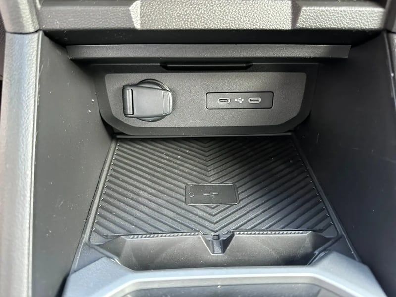 Photo de la voiture DACIA DUSTER Hybrid-G 150 4x4 Journey