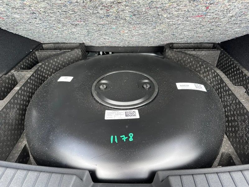 Photo de la voiture DACIA DUSTER Hybrid-G 150 4x4 Journey