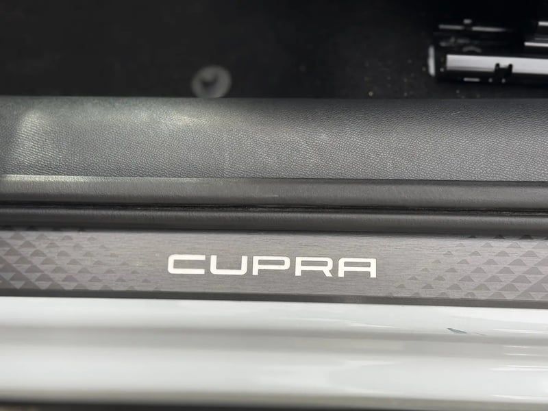 Photo de la voiture CUPRA FORMENTOR 1.5 eTSI Hybrid 150 ch DSG7 V