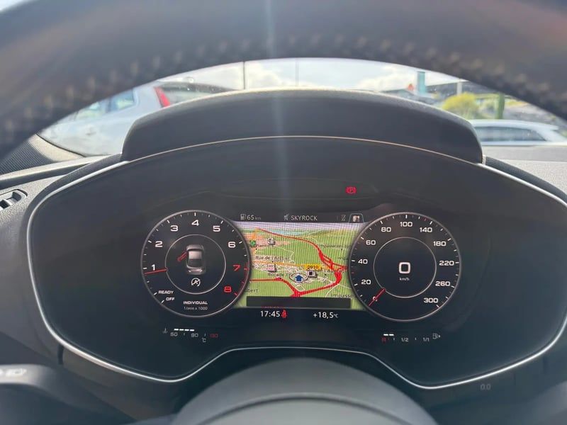 Photo de la voiture AUDI TT COUPE 1.8 TFSI 180 S line