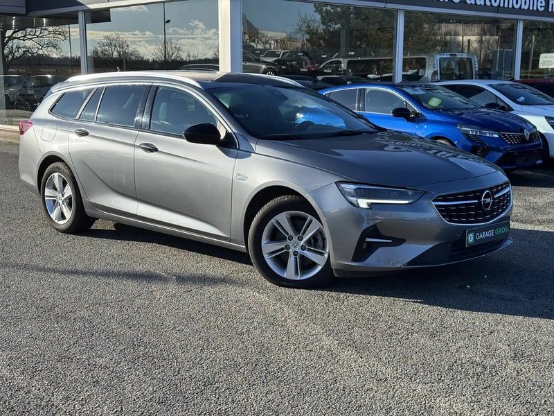 Photo de la voiture OPEL INSIGNIA SPORTS TOURER 2.0 Diesel 174 ch BVA8 Elegance Business