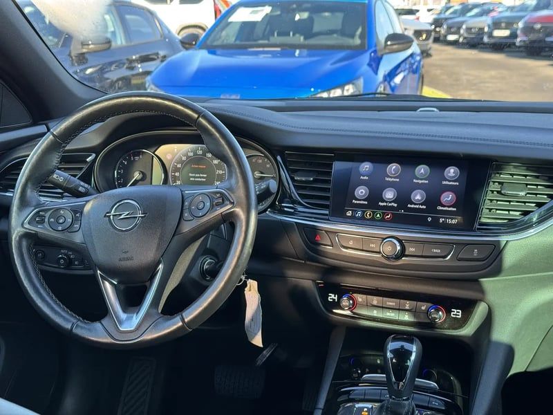 Photo de la voiture OPEL INSIGNIA SPORTS TOURER 2.0 Diesel 174 ch BVA8 Elegance Business