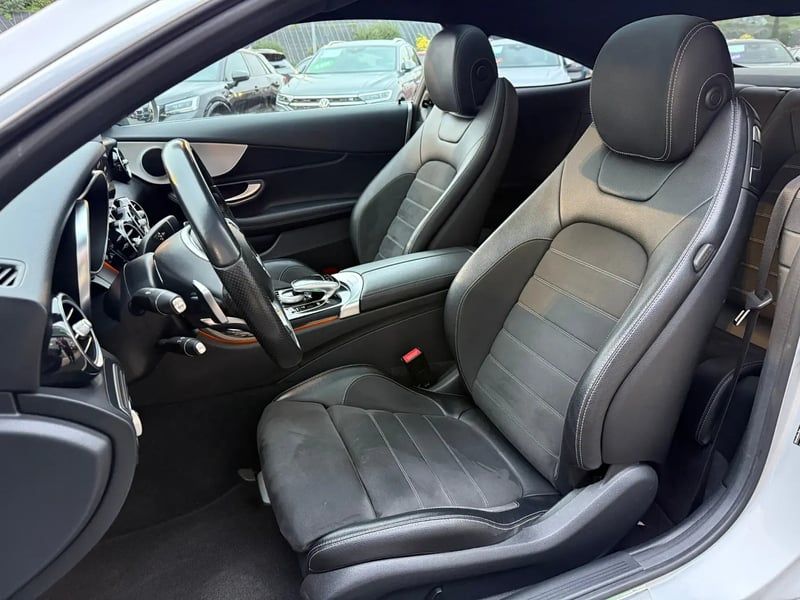 Photo de la voiture MERCEDES CLASSE C COUPE 220 d 9G-Tronic Sportline