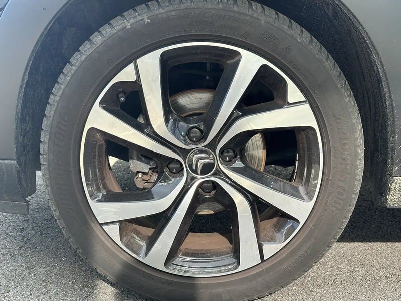 Photo de la voiture CITROEN C3 PureTech 110 S&S EAT6 Shine Pack