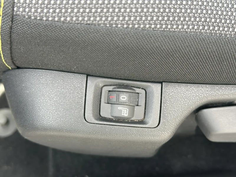Photo de la voiture CITROEN C3 PureTech 110 S&S EAT6 Shine Pack