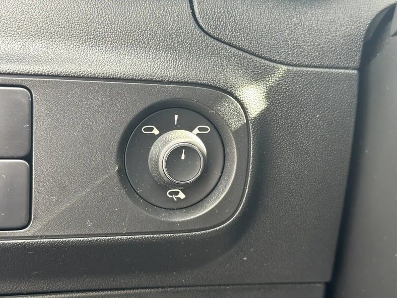 Photo de la voiture CITROEN C3 PureTech 110 S&S EAT6 Shine Pack