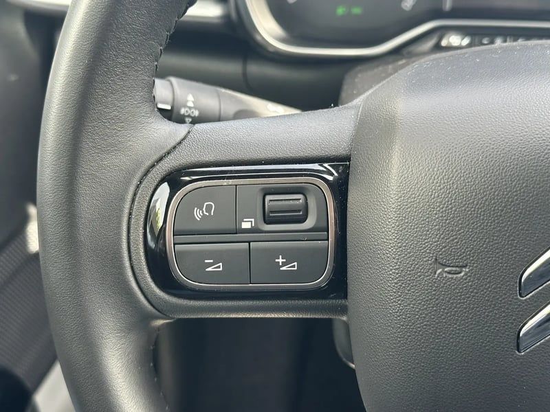 Photo de la voiture CITROEN C3 PureTech 110 S&S EAT6 Shine Pack