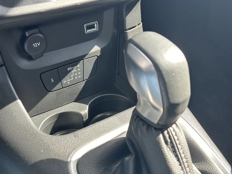 Photo de la voiture CITROEN C3 PureTech 110 S&S EAT6 Shine Pack