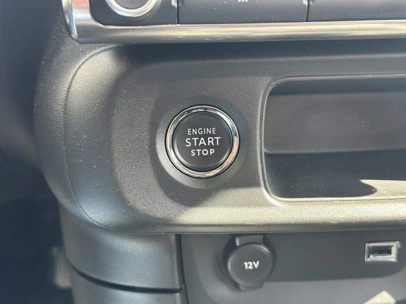 Photo de la voiture CITROEN C3 PureTech 110 S&S EAT6 Shine Pack