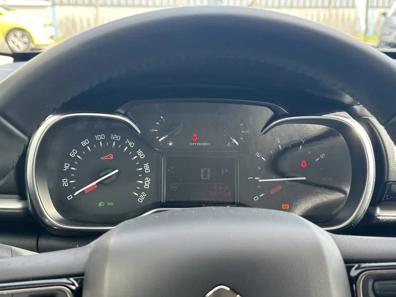 Photo de la voiture CITROEN C3 PureTech 110 S&S EAT6 Shine Pack
