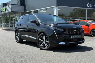 Photo de présentation de la voiture PEUGEOT 3008 Hybrid 180 e-EAT8 Allure Pack
