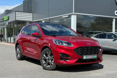 Photo de présentation de la voiture FORD KUGA 2.0 TDCi 120 S&S 4x2 Powershift ST-Line