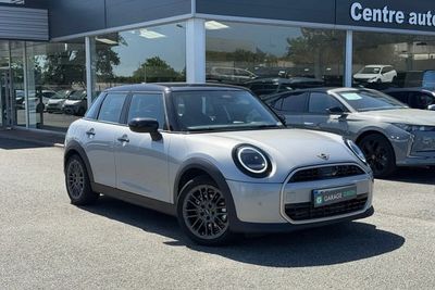 Photo de présentation de la voiture MINI COOPER F65 156 ch DKG7 C Classic