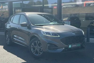 Photo de présentation de la voiture FORD KUGA 2.0 TDCi 120 S&S 4x2 Powershift ST-Line