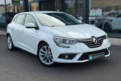 Photo de présentation de la voiture RENAULT MEGANE IV BERLINE dCi 90 Energy Zen