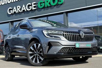 Photo de présentation de la voiture RENAULT ESPACE VI E-Tech hybrid 200 Techno