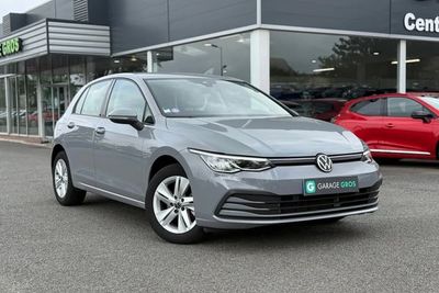 Photo de présentation de la voiture VOLKSWAGEN GOLF 1.5 TSI ACT OPF 130 BVM6 Life Business 1st