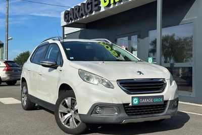 Photo de présentation de la voiture PEUGEOT 2008 1.2 PureTech 82ch BVM5 Style